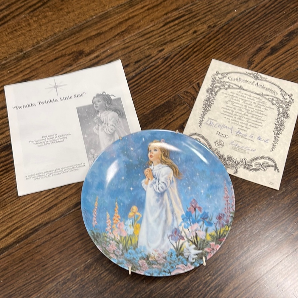 TWINKLE TWINKLE LITTLE STAR! Collector plate. Sooo cute. Love this plate.